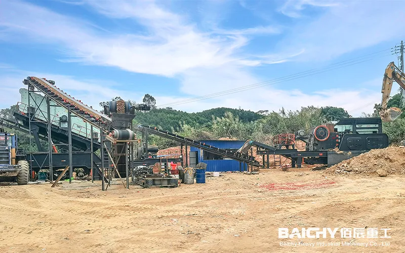 Линия мобильной дробильной установки на колесах мощностью 200 тонн в час